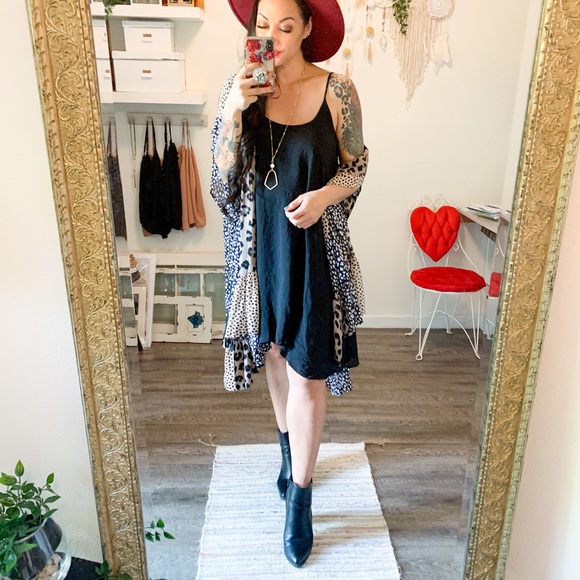 Black Flowy Dress - Picture 4 of 4